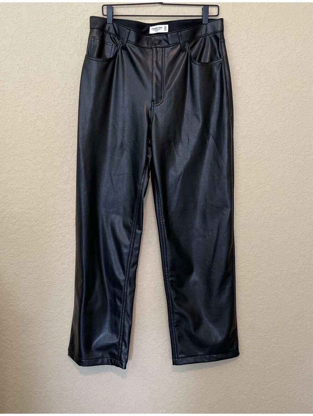 ABERCROMBIE A&F Curve Love 90’s Straight High Rise Vegan Leather Pants Sz 32/14.
